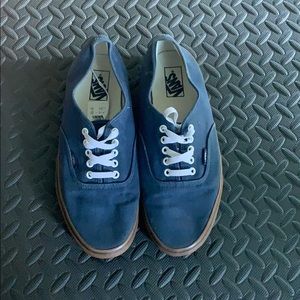 Men’s Vans size 11 (navy blue)